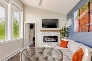 Altmar's Premier Luxury Cabin with 3000sf Mini Golf - Altmar - 2