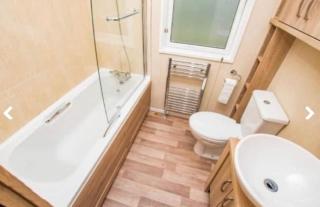 6 Berth 3 Bedroom Large Lodge, Decking, Private Parking, 2 Bathrooms inc Bath - Budleigh Salterton - 2