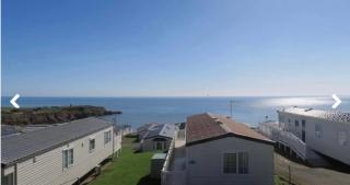 6 Berth 3 Bedroom Large Lodge, Decking, Private Parking, 2 Bathrooms inc Bath - Budleigh Salterton - 1