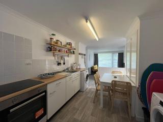 2 Bed Beach Apartment with Pool! - Mawgan Porth - 6