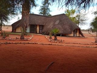 Bitterwasser Lodge - Hoachanas - 8