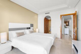 Golden Shore Seafront Apartment - 5