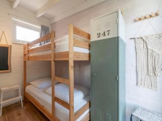Bungalow in Sint Maartenszee near Beach - 6