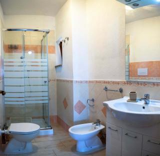 Sunny, Sea View Terrace 2BDR Near Praia a Mare by Kaizen Stays - La Marinella - 5