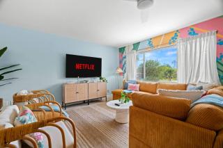 Playcation Putt Putt Pool Tiki Bar Game Room - Largo - 3