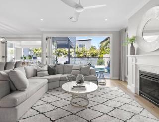 Visually beautiful and features the finest inclusions - Brisbane - 7