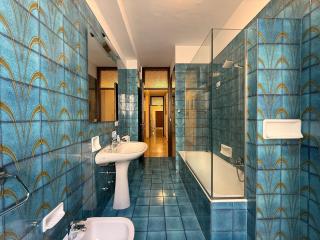 App 2 bedr 2 bathr 5" from ARENA 2" from PIAZZA DELLE ERBE - 1