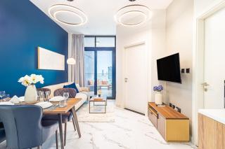 Elegant 1BDR for Corporate, Executive, Business Stays - 3 min walk to ADGM, Cleveland & Galleria - Big Balcony - Canal View - High Floor - Abu Dhabi - 1
