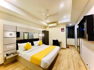 Majesta Stay at Hotel Royal Saffron - Kirti Nagar - Neu-Delhi - 0