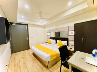 Majesta Stay at Hotel Royal Saffron - Kirti Nagar - Neu-Delhi - 1