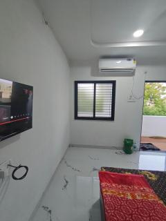 Hotel Yatri Lodge - Shirpur - 8