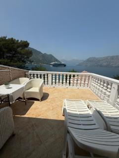 Apartment Dudic on the seashore 2 with private beach and free parking - Kamenarovići - 7