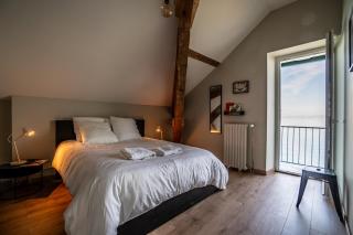 La Villa du Lac - Appartements de vacances - Les pieds dans l'eau - 3