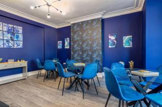 Room 5 plus optional additional lounge area with double sofa bed, 23 Deganwy Avenue - 8