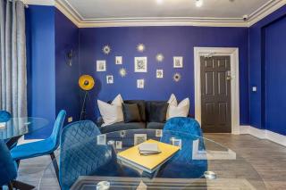 Room 5 plus optional additional lounge area with double sofa bed, 23 Deganwy Avenue - 3