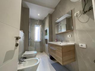 Kadare City-Center Apartment with Balcony - Tirana - 8