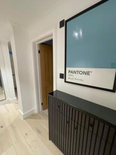 3 Bedroom Ground Floor Flat in Period Property - 8