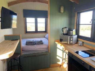 Travellers Rest Glamping Pods & Shepherds Hut - Newquay - 3
