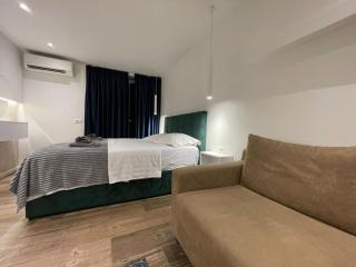 Le petite Central Studio Apartments - Tirana - 1