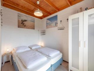 Bungalow in Callantsoog near Sandy Beach - 7