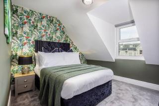 Room 8 ,double room with private bathroom with optional additional single room room 7 for third guest, 23 Deganwy Avenue - Llandudno - 6