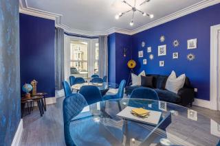 Room 8 ,double room with private bathroom with optional additional single room room 7 for third guest, 23 Deganwy Avenue - Llandudno - 3
