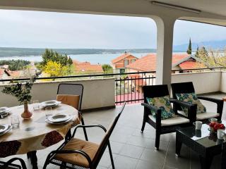 Ferienwohnung in Karin Gornji mit Großem Balkon - Gornji Karin - 7