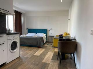 Boutique Central Studio Apartments - Tirana - 1