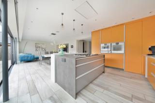 Whitstable Stunning Modern House with Indoor Pool, Games Room, Cinema Room & Spectacular Seaviews 8 - Whitstable - 8