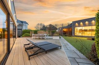 Whitstable Stunning Modern House with Indoor Pool, Games Room, Cinema Room & Spectacular Seaviews 8 - Whitstable - 2