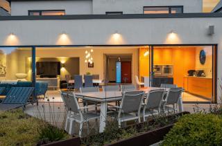 Whitstable Stunning Modern House with Indoor Pool, Games Room, Cinema Room & Spectacular Seaviews 8 - Whitstable - 6