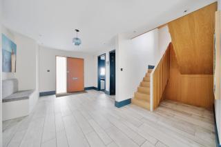 Whitstable Stunning Modern House with Indoor Pool, Games Room, Cinema Room & Spectacular Seaviews 8 - Whitstable - 3