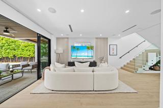 Modern Zen Oasis in Design District Sleeps 16 - 3