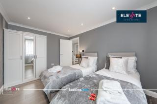 Exclusive Offers I 5 Bedroom House I Free Parking I Sleeps 10 I Elevate Living Estates Short Lets & Serviced Apartments - - 6