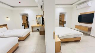 4 Guys Hotel - Muscat - 9