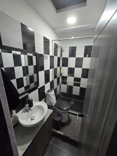 Pipe's House - - 9