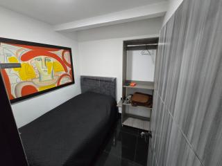 Pipe's House - - 1