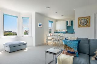Rooftop Hideaway -Central Coastal Flat - Sea Views - Seaton - 0