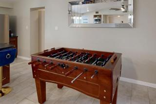 4BR Home with Patio, Foosball and Pool Table - 7