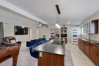 4BR Home with Patio, Foosball and Pool Table - 6