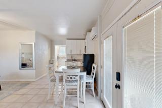 Violet's Little House - Tucson - 3