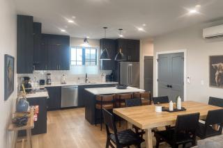 3 BR Duplex with Full Kitchen, W and D - 0