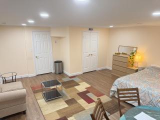 Private Walk-Out Suite & Kitchen - Oakton - 3