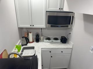 Private Walk-Out Suite & Kitchen - Oakton - 9