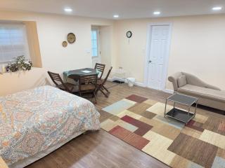 Private Walk-Out Suite & Kitchen - Oakton - 2