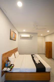 Hotel Vaishnavi Classic - Secunderabad - 1