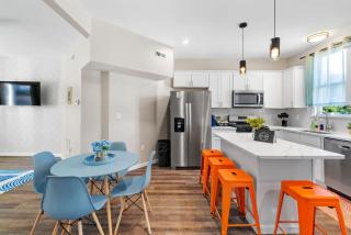 Spacious 4 BR Mt Washington Home Skyline Views - 8