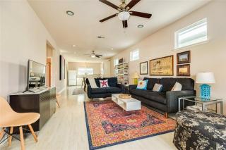 Bella Vie - Galveston - 8