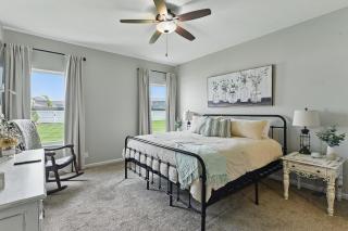 Spacious Country Farmhouse Retreat, Sleeps 16, Pool, Movie Room - Papillion - 5