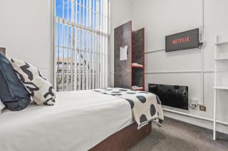 Compact Studio for , Kitchen, WiFi, Parking in Dudley - Dudley - 0